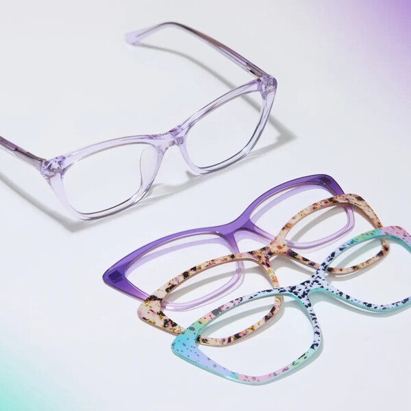 Pair Eyewear vs. Traditional Glasses: Is Customization Worth It?