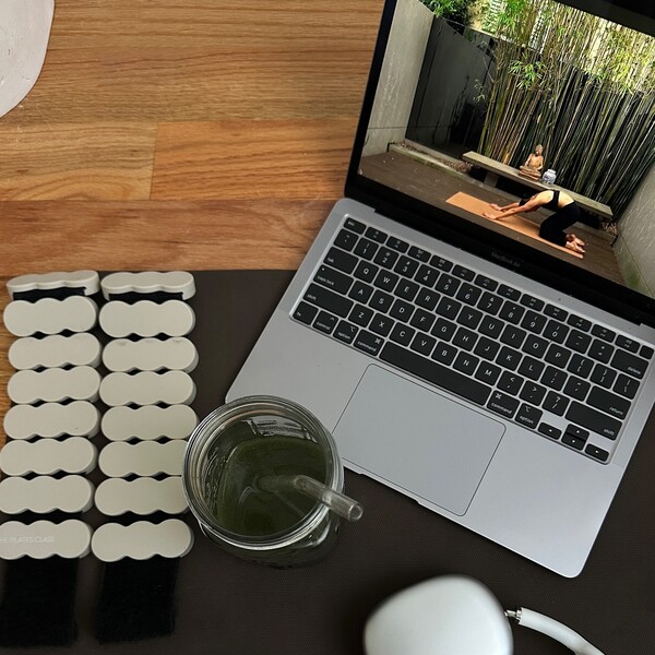 Quince Daily Superfood Greens Review: Can Their Greens Powder Hold Up? 8 Quince Daily Superfood Greens Review: Can Their Greens Powder Hold Up?