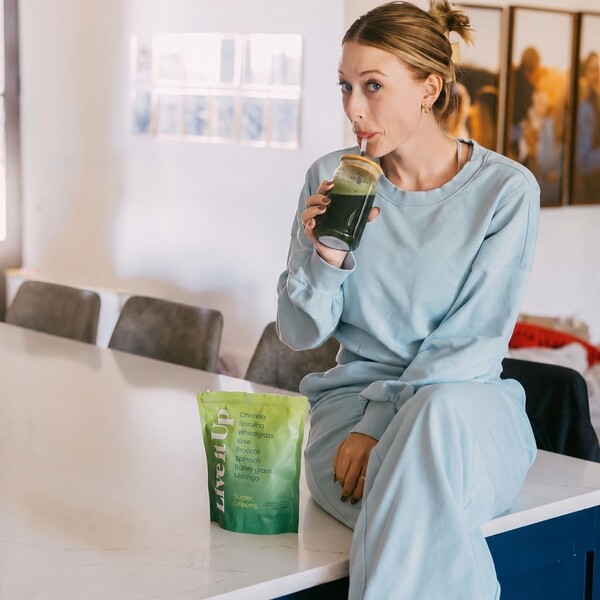 Quince Superfood Greens vs Live It Up Super Greens: A Side-by-Side Comparison 8 Quince Superfood Greens vs Live It Up Super Greens: A Side-by-Side Comparison