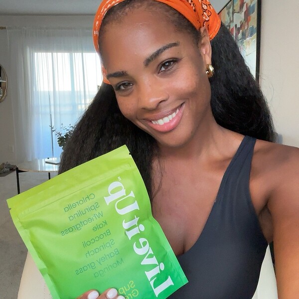 Quince Superfood Greens vs Live It Up Super Greens: A Side-by-Side Comparison 22 Quince Superfood Greens vs Live It Up Super Greens: A Side-by-Side Comparison