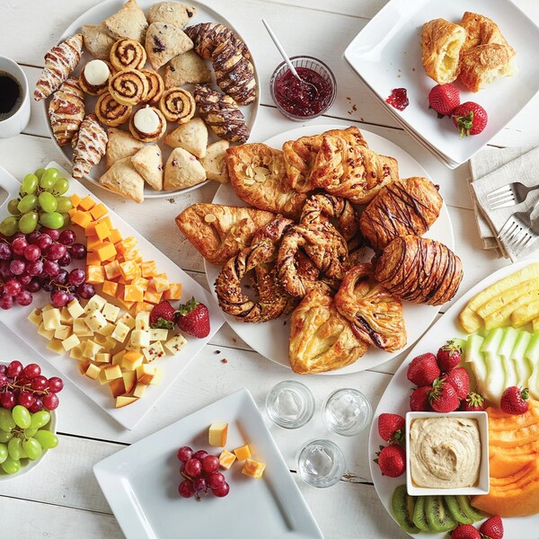 ezCater vs Fooda: A Side-by-Side Comparison of Two Workplace Catering Platforms