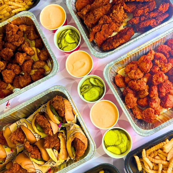 ezCater vs Fooda: A Side-by-Side Comparison of Two Workplace Catering Platforms