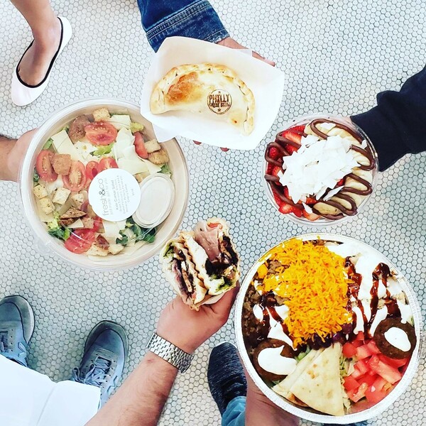 ezCater vs Fooda: A Side-by-Side Comparison of Two Workplace Catering Platforms