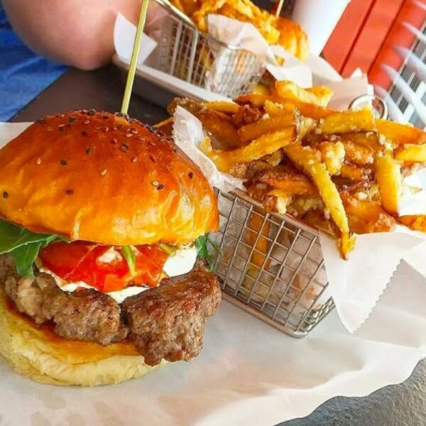 ezCater vs Fooda: A Side-by-Side Comparison of Two Workplace Catering Platforms