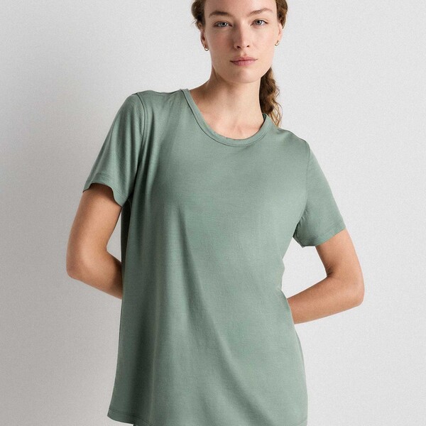 The 10 Best Travel Clothing Brands for Women: Pieces That Pack Small and Go Everywhere 7 The 10 Best Travel Clothing Brands for Women: Pieces That Pack Small and Go Everywhere