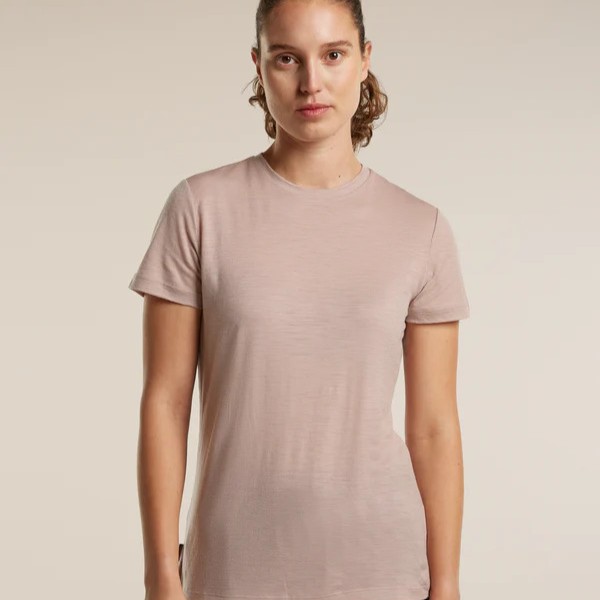 Unbound Merino vs Icebreaker: Which Merino Brand Is Better for Everyday Travel?