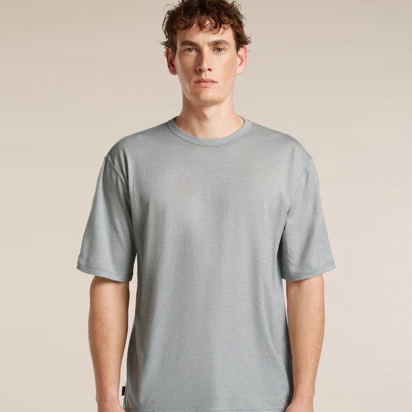 Unbound Merino vs Icebreaker: Which Merino Brand Is Better for Everyday Travel?