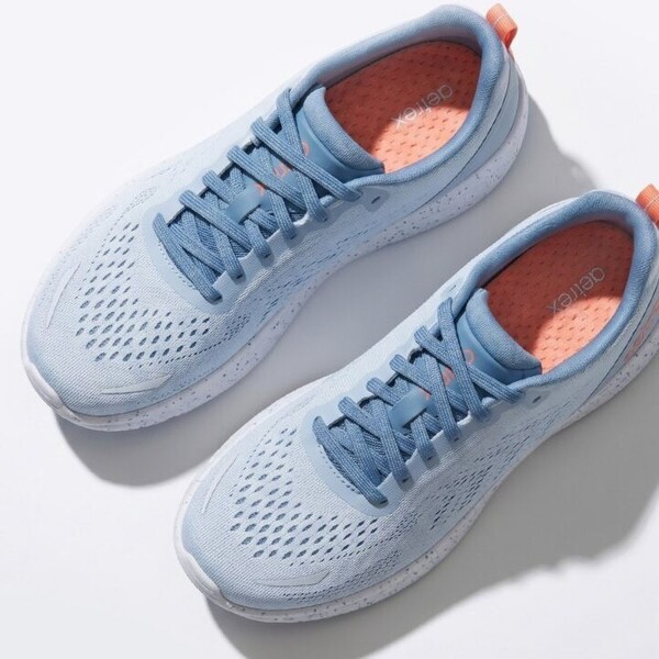 Aetrex vs Vionic: Which Is Better for All-Day Arch Support?