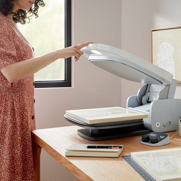HTVRONT Auto Heat Press 2 vs Cricut Autopress: Which Automatic Press Fits a Small Shop? 18 HTVRONT Auto Heat Press 2 vs Cricut Autopress: Which Automatic Press Fits a Small Shop?
