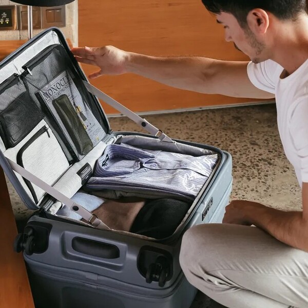 Lojel Cubo Review: The Suitcase Built for Hotel Rooms With No Floor Space 11 Lojel Cubo Review: The Suitcase Built for Hotel Rooms With No Floor Space