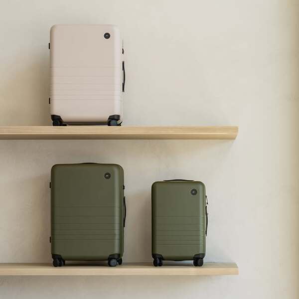 Lojel vs Monos: Which Hard-Shell Suitcase Is Worth Buying? 8 Lojel vs Monos: Which Hard-Shell Suitcase Is Worth Buying?