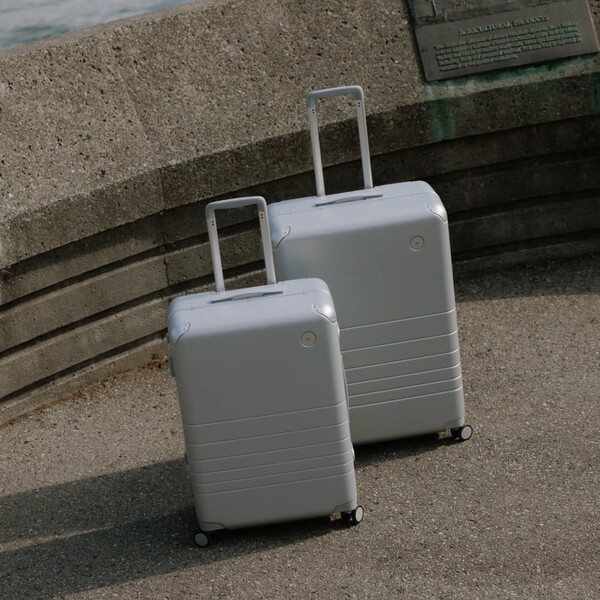 Lojel vs Monos: Which Hard-Shell Suitcase Is Worth Buying? 10 Lojel vs Monos: Which Hard-Shell Suitcase Is Worth Buying?
