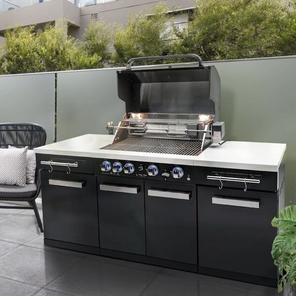 BBQGuys vs Home Depot: Where to Buy a Grill or Outdoor Kitchen This Black Friday 7 BBQGuys vs Home Depot: Where to Buy a Grill or Outdoor Kitchen This Black Friday