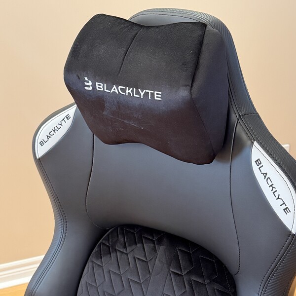 Blacklyte Kraken XPro Review: My Take After Weeks of Long Gaming and Work Sessions 1 Blacklyte Kraken XPro Review: My Take After Weeks of Long Gaming and Work Sessions